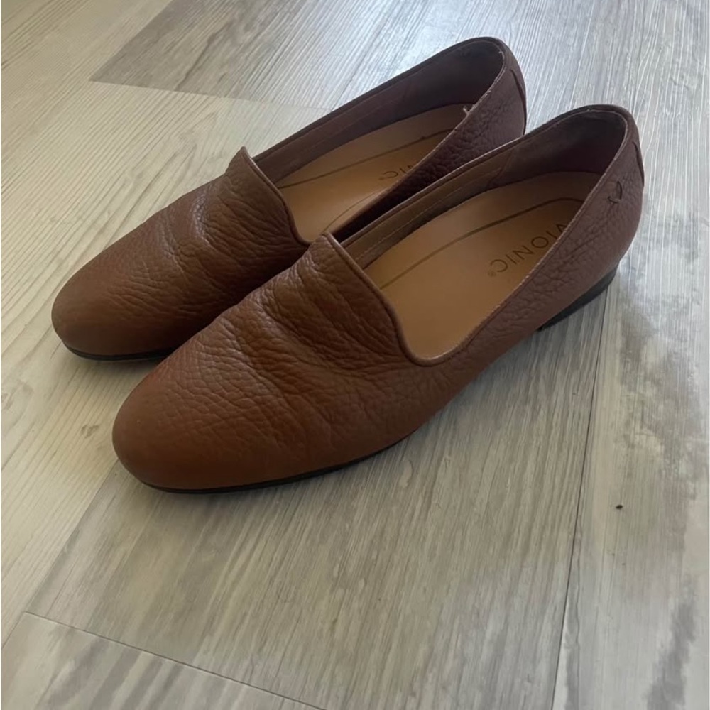 Vionic Women's Classic Brown Loafers